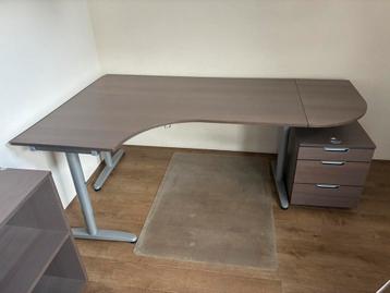 Kantoormeubelen set ikea