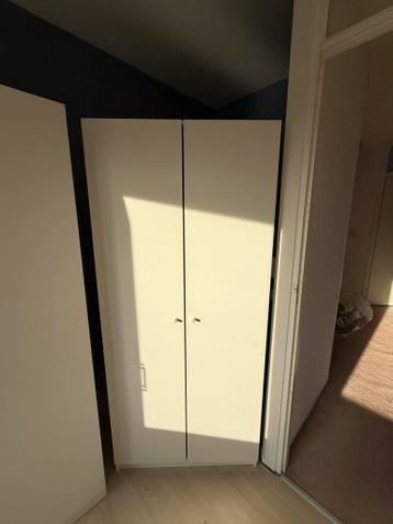 GRATIS Kleding kast wit hang