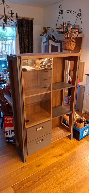 Gratis vitrine kast