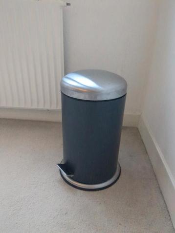 Middelgrote Ikea prullenbak (12L)