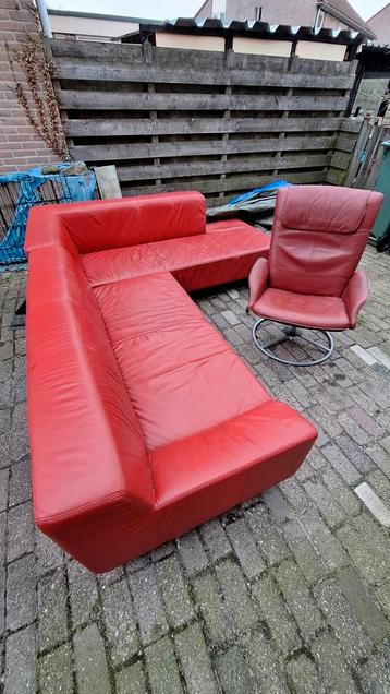 GRATIS Design leren hoekbank evt met GRATIS stoel. Gebruikt.