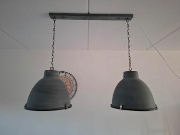 Hanglamp met twee lampen