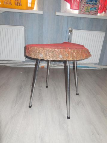 GRATIS Bijzettafeltje/krukje van boomstam handgemaakt GRATIS