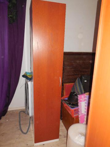 GRATIS kast kersenkleur deur en legplanken keuken, speelgoed