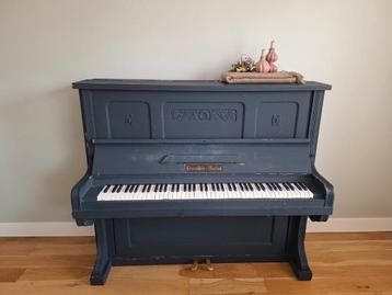Antieke Piano - Recent Gestemd
