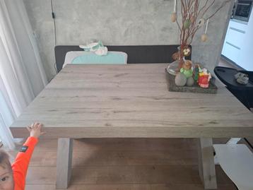 Eettafel en TV meubel set