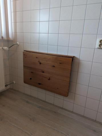Opklap tafel (Ikea) 2 stuks. Gratis af te halen.