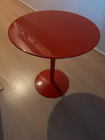 GRATIS NU OPHALEN bijzettafeltje rood