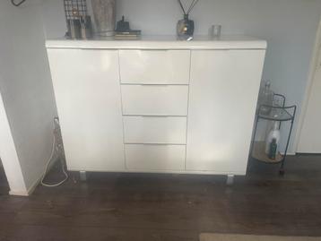 GRATIS Dressoir Kast - Zo Goed Als Nieuw!