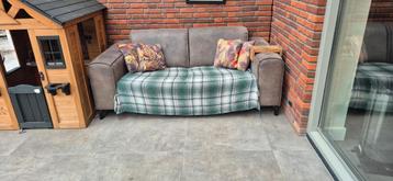 Mooie tweezitsbank met stoffen bekleding 190x95cm