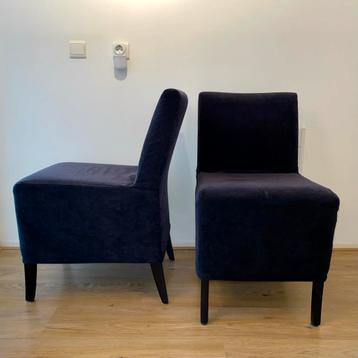 6 donkerblauwe stoelen gratis af te halen