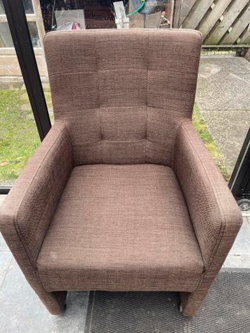 Set van 4 stoelen met wieltjes.