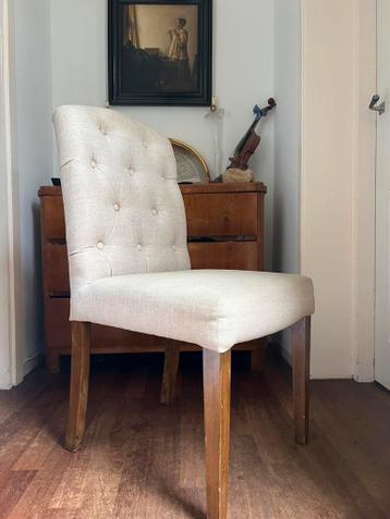 GRATIS eetkamerstoelen gecapitonneerd