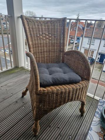 Rieten stoel met kussen