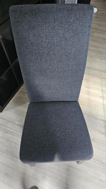 GRATIS eetkamer stoelen (3 stuks)