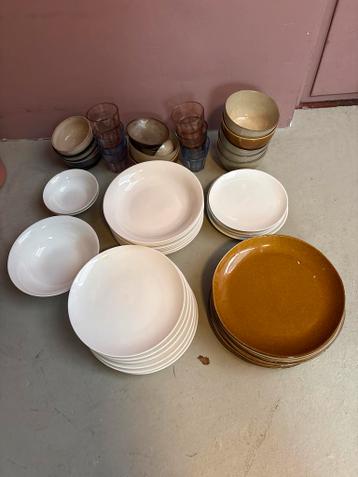 Serviesgoed Collectie: Borden, Kommen, Glazen