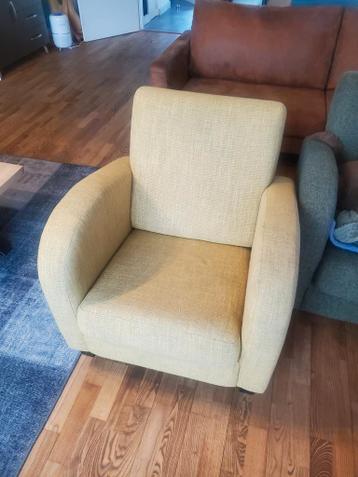 Gele fauteuil