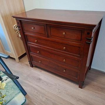 Kersenhouten ladekast