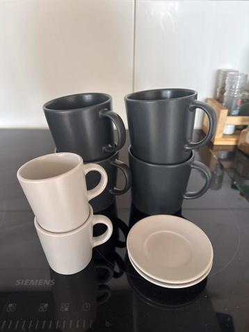 GRATIS Diverse kopjes en schotels