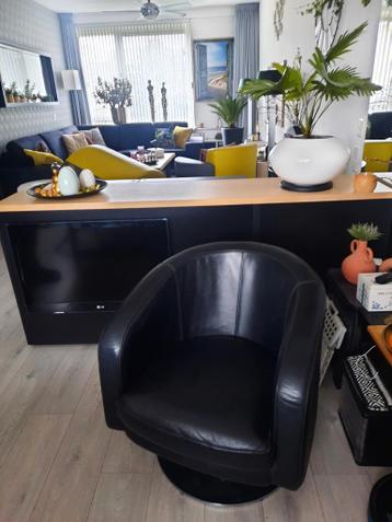 Leren fauteuil op voet  draaibaar