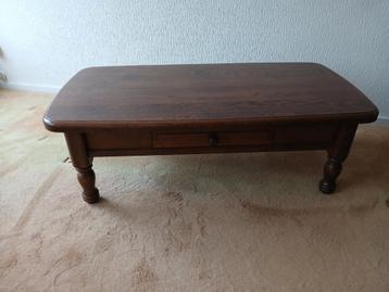 Houten salontafel met lade