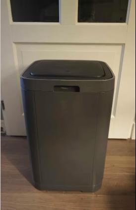 Fijne prullenbak geschikt voor normale vuilniszakken 60L