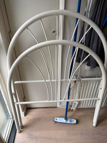 Verhoogd /  senioren bed 90 x 200