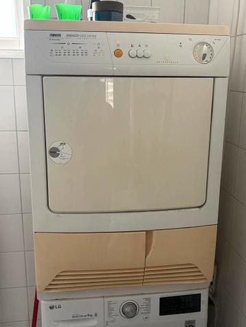 Gratis goedwerkende Zanussi condens droger