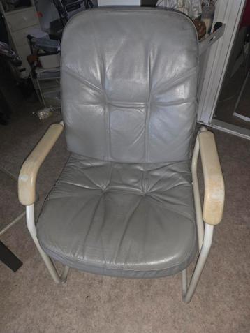 Set van 4 grijze eetkamerstoelen