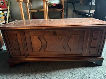 Gratis antieke dekenkist