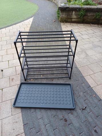 Gebruikt schoenenrek met lekbak
