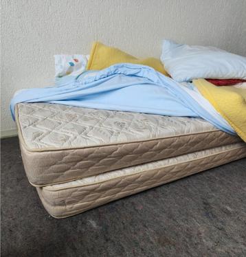 2x 1-persoons matrassen - Gratis ophalen (1 maart)