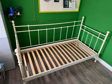IJzeren bedframe zonder lattenbodem