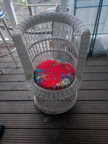 Rotan witte stoel