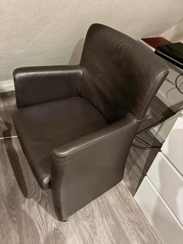 2 Bree's New World Eetkamerstoelen fauteuil op Wielen