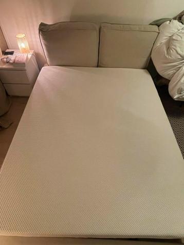 160 ikea matras stevig, < 1 jr gebruikt.