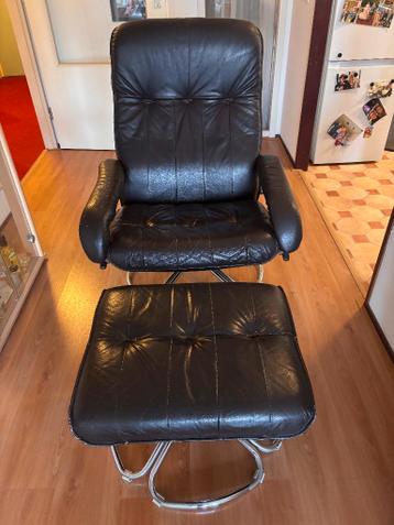 Leren draaifauteuil met bijpassende hocker