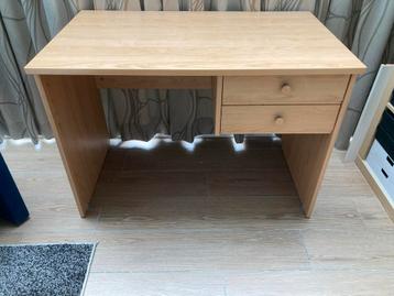 Houten Bureau met Lades