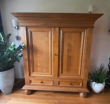 Authentieke eikenhouten Drentse kast