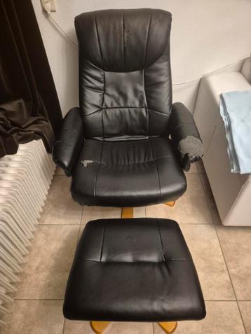 GRATIS STOEL MET VOETENBANK