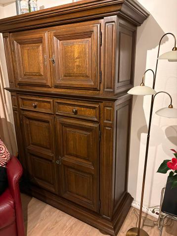 Mooie Eiken Kast met planken en 2 lades