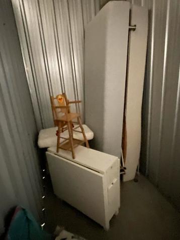 IKEA Bed & Klaptafel - Ideaal voor kleine ruimtes!