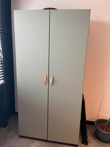 Ruime kledingkast 100x200x60cm