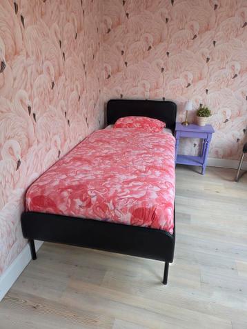 Ikea 1-persoonsbed met matras (zo goed als nieuw)