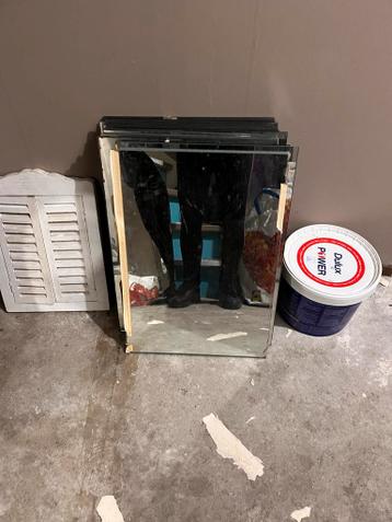 Spiegels - 15 rechthoekige + 1 afgeronde - Gratis!