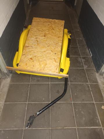 fietskar; stevige bagage kar -> gratis