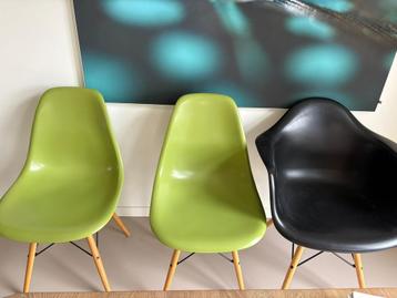 Set van 3 Eames-stijl stoelen