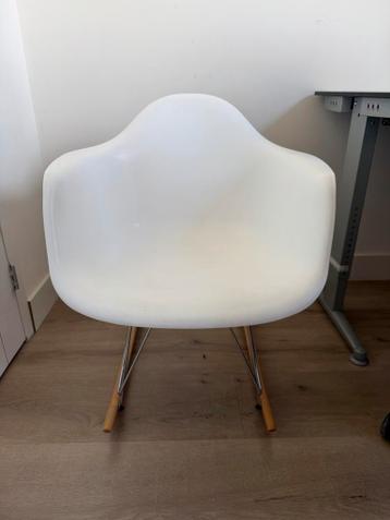Eames Stijl Schommelstoel - Wit Plastic, Hout & Metaal