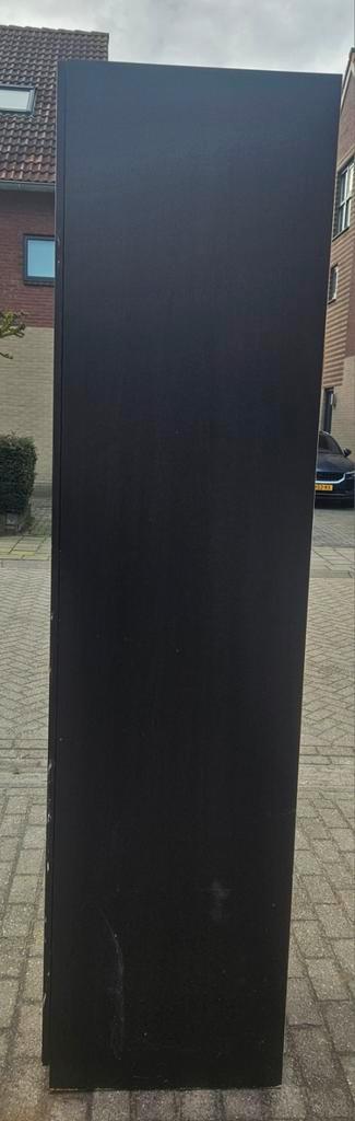 Gratis ikea kast voor de eerste die hem komt ophalen