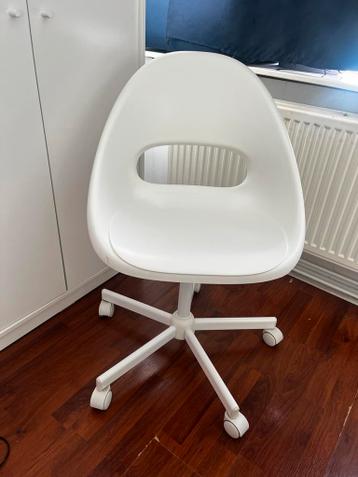 Witte bureaustoel in goede staat